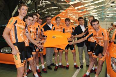 Euskaltel Euskadi rumbo al Tour del Centenario 