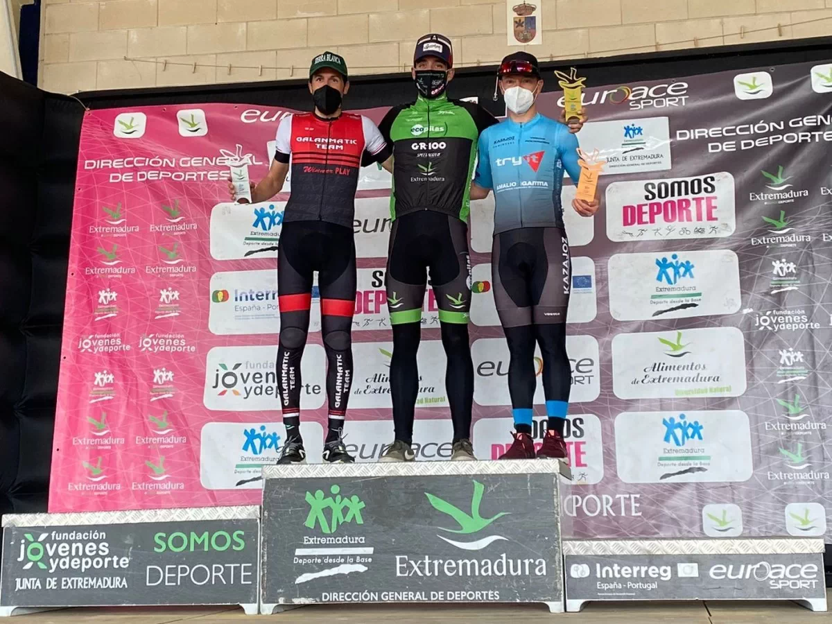 Adrían González logra el  triunfo en el arranque del Open de Extremadura XCM