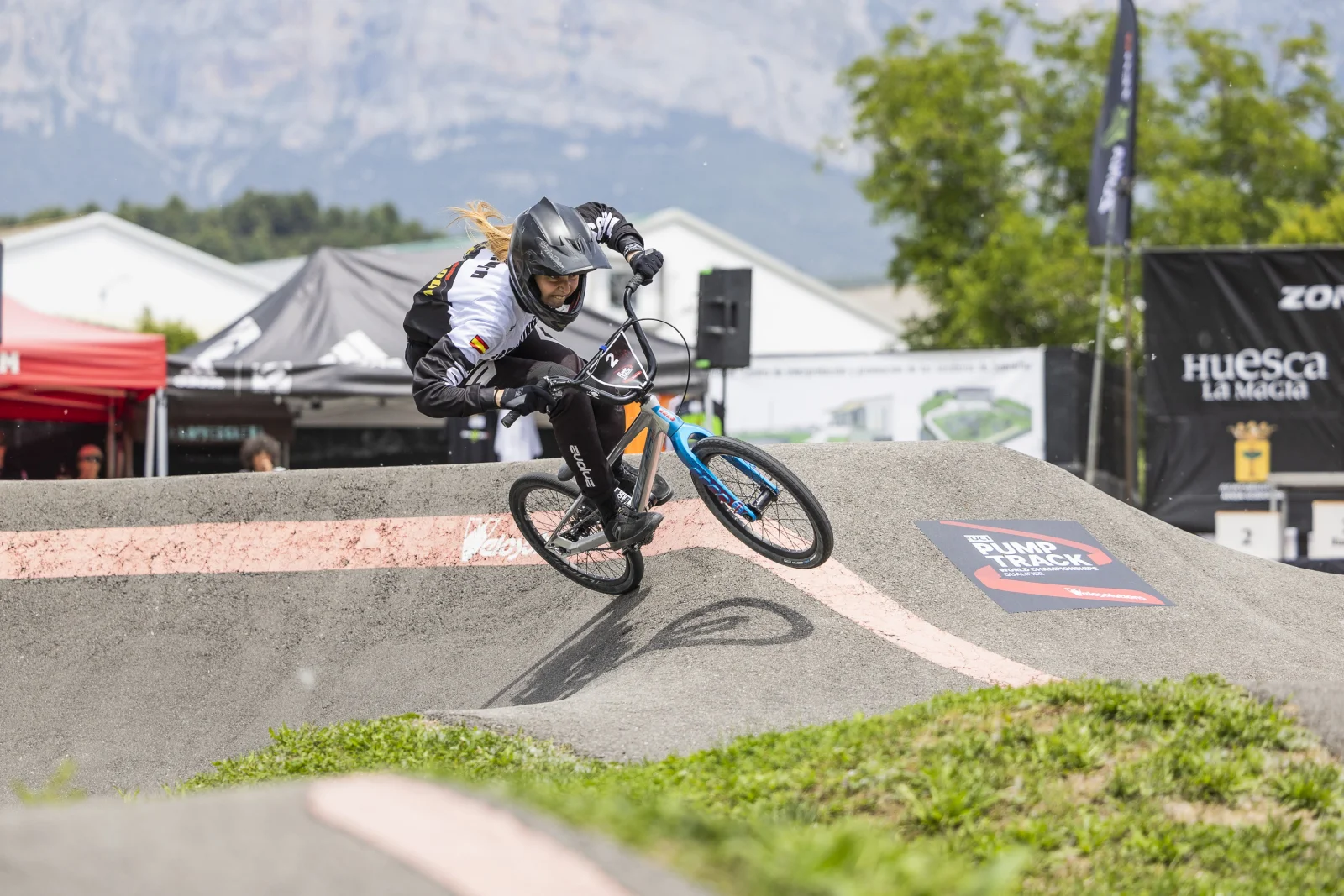 Aínsa volvió a convertirse en la capital del MTB pump track de la mano de Zona Zero Pirineos