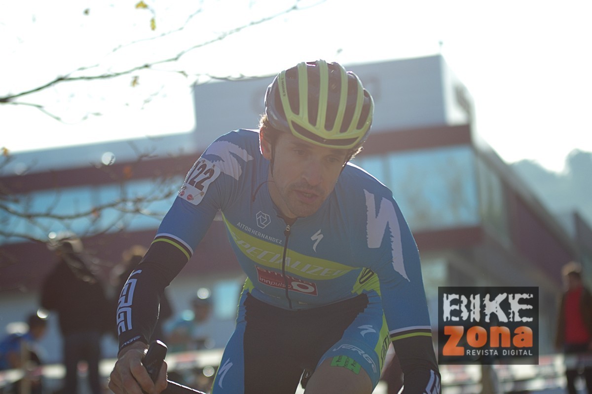 Aitor Hernández ante los Campeonatos de España de Ciclocross de Torrelavega Aitor Hernández ante los Campeonatos de España de Ciclocross de Torrelavega