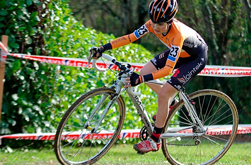 Aitor Hernández y Eider Merino ganan el Ciclocross de Oñati