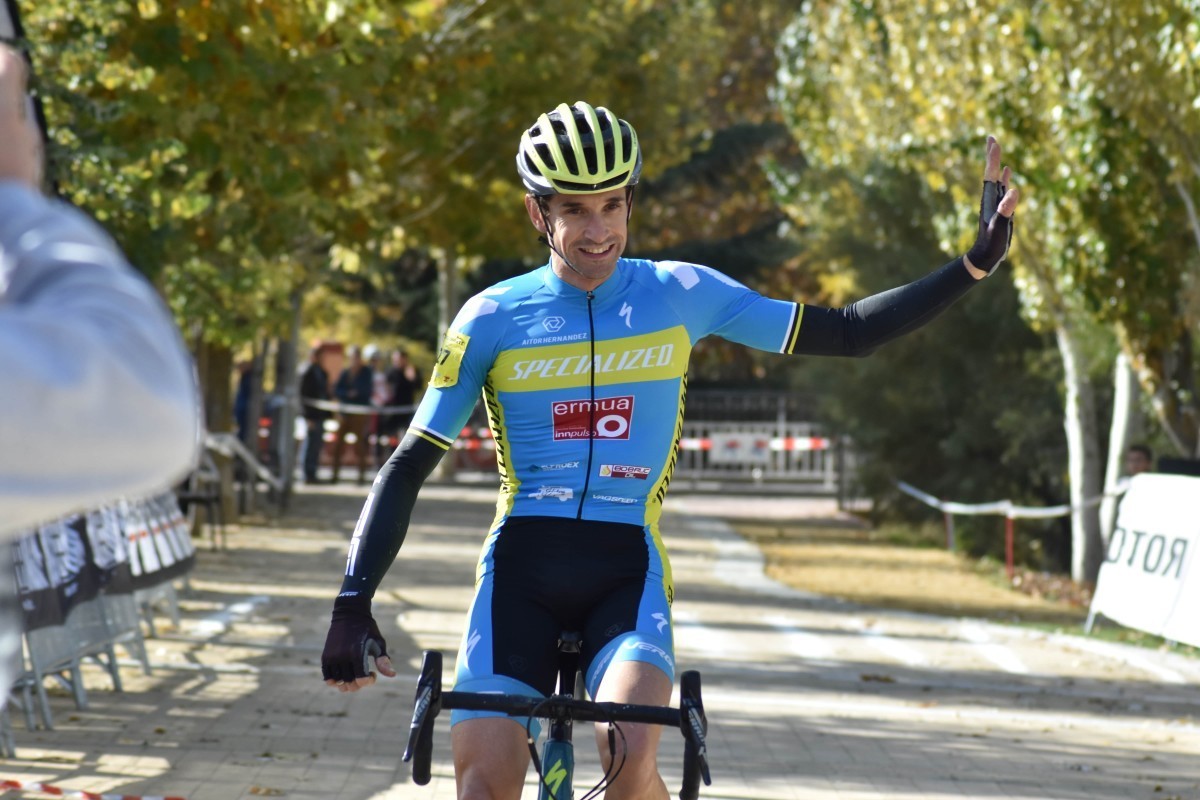 Aitor Hernández logra en Alalpardo la quinta victoria de la temporada