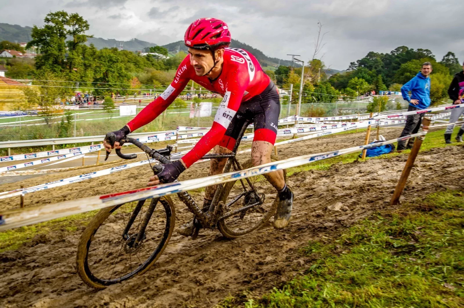 Aitor Hernández se proclama nuevo campeón de Bizkaia de ciclocross en Abadiño