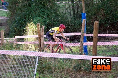 Aitor Hernández a dar el 100% para ganar en Valencia