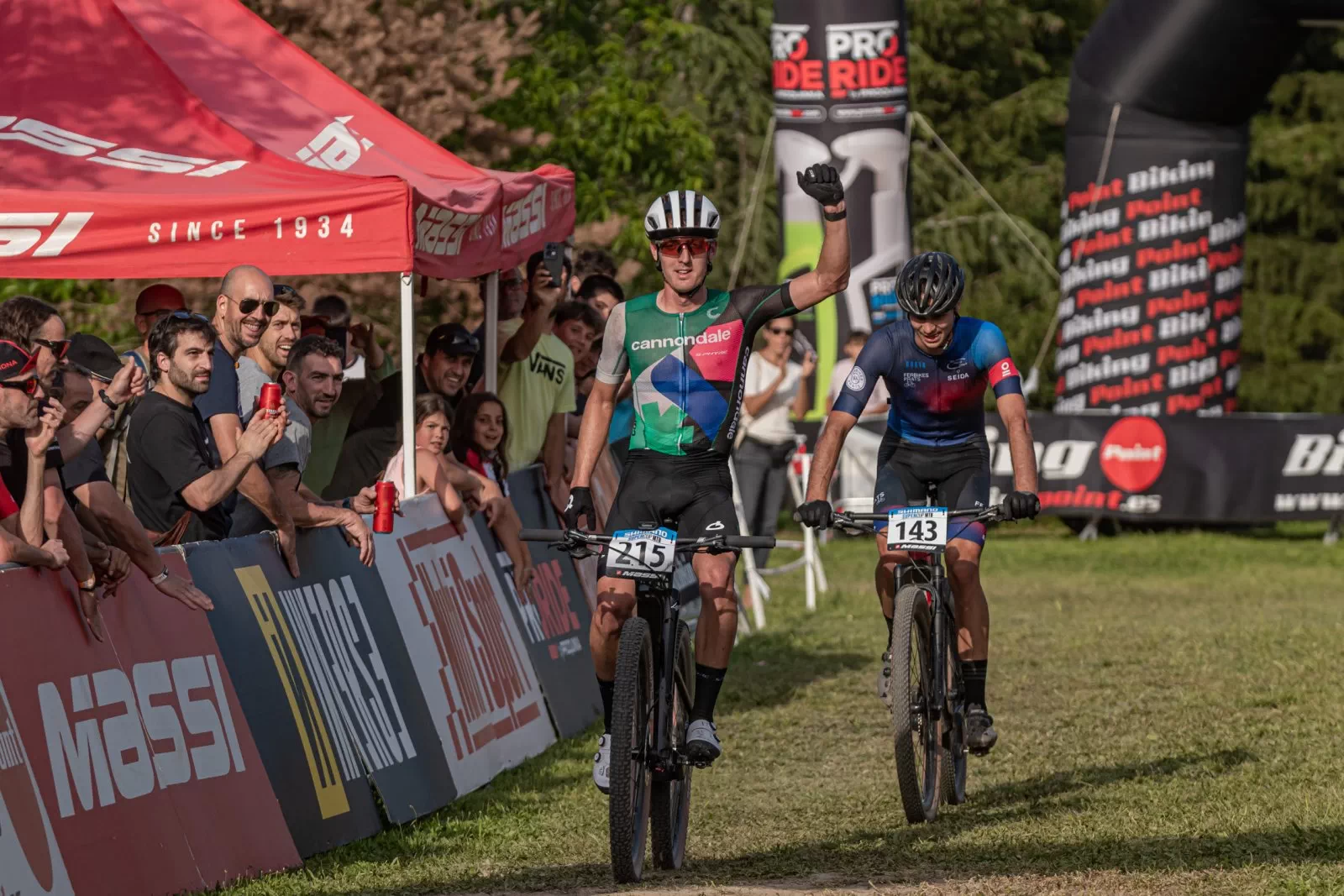 Alan Hatherly y Annie Last arrasan en La Copa Catalana Internacional Biking Point De Vic