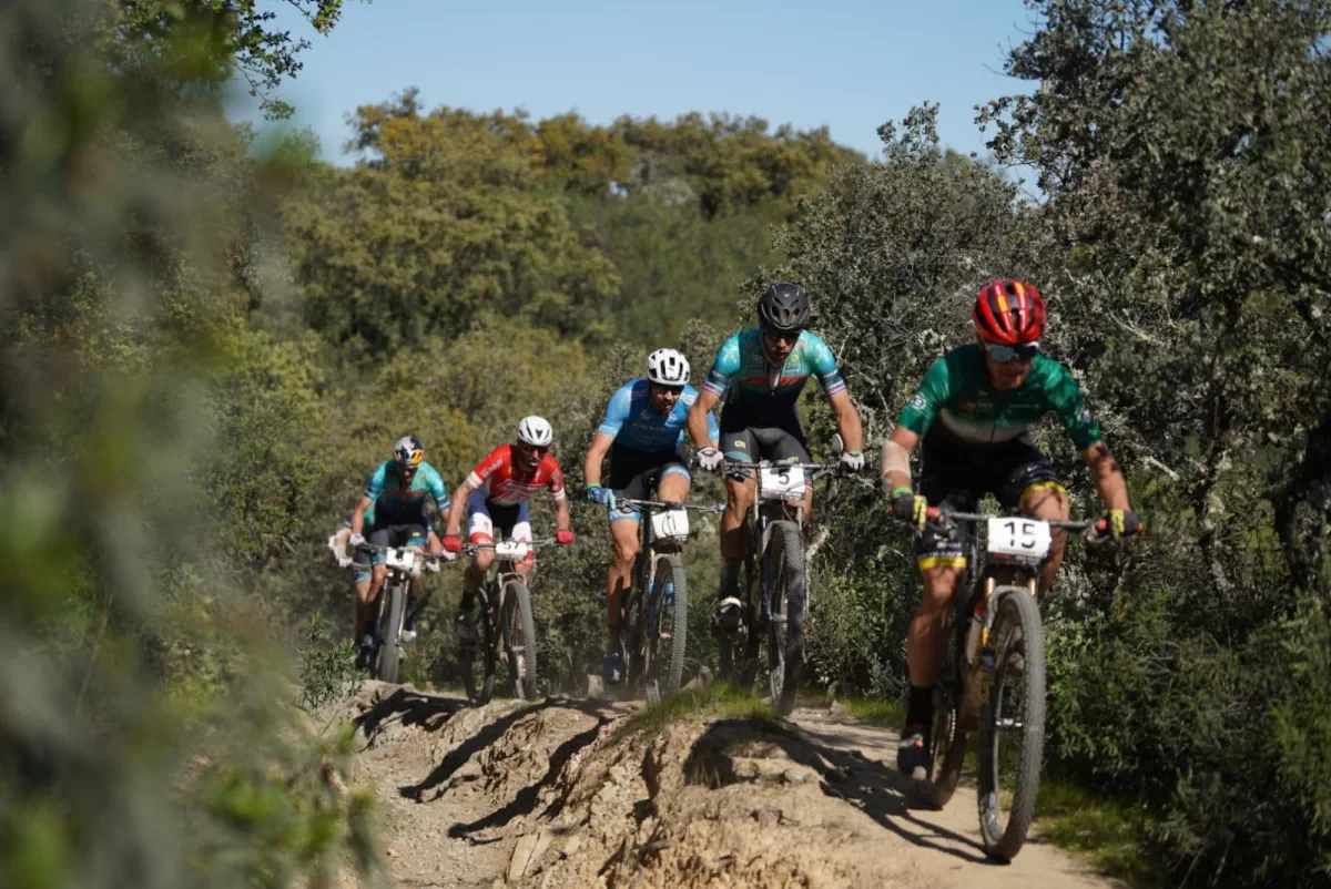 Alban Lakata y el Team Bulls a por la triple corona en Andalucía Bike Race by Garmin 2021