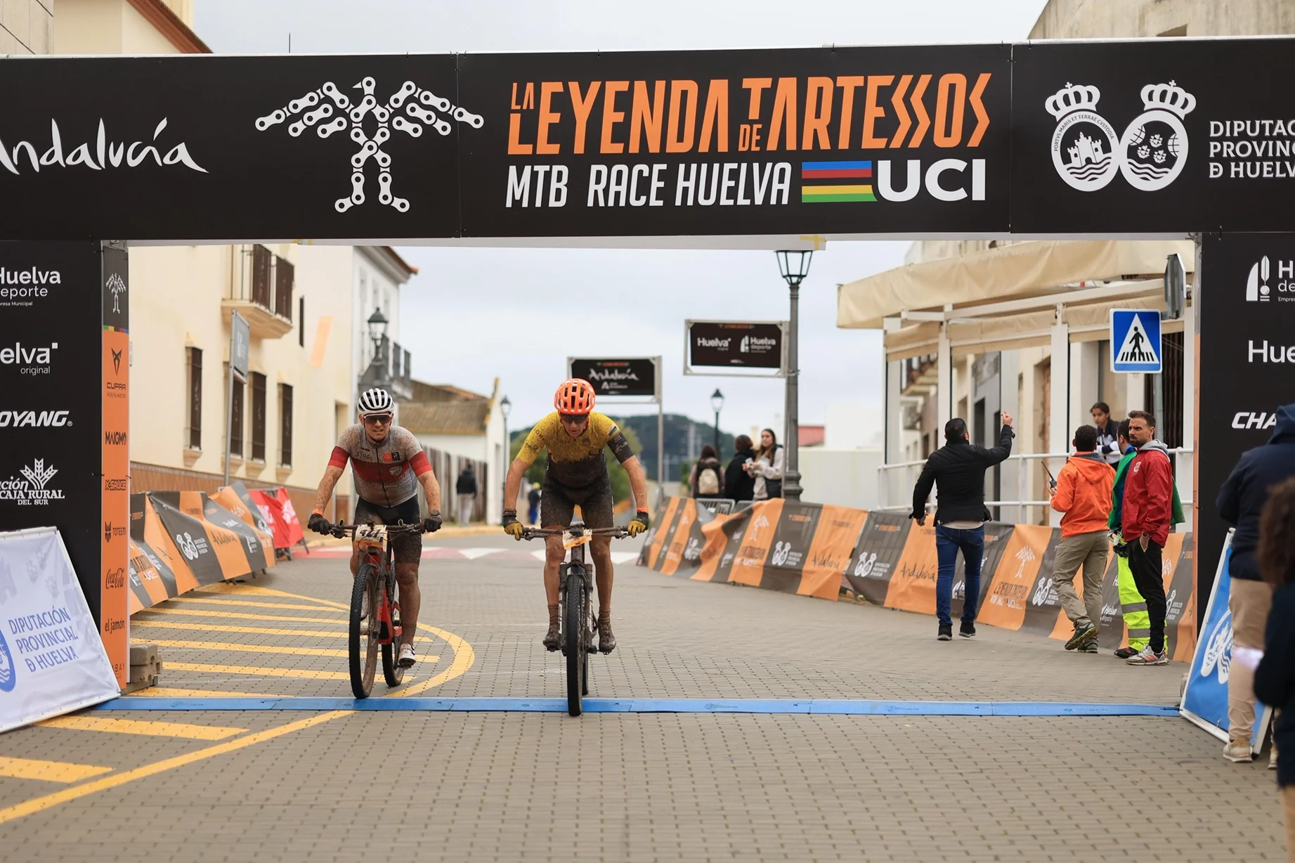 Alberto Barroso y José María Sánchez exhiben su poderío en el inicio de La Leyenda de Tartessos