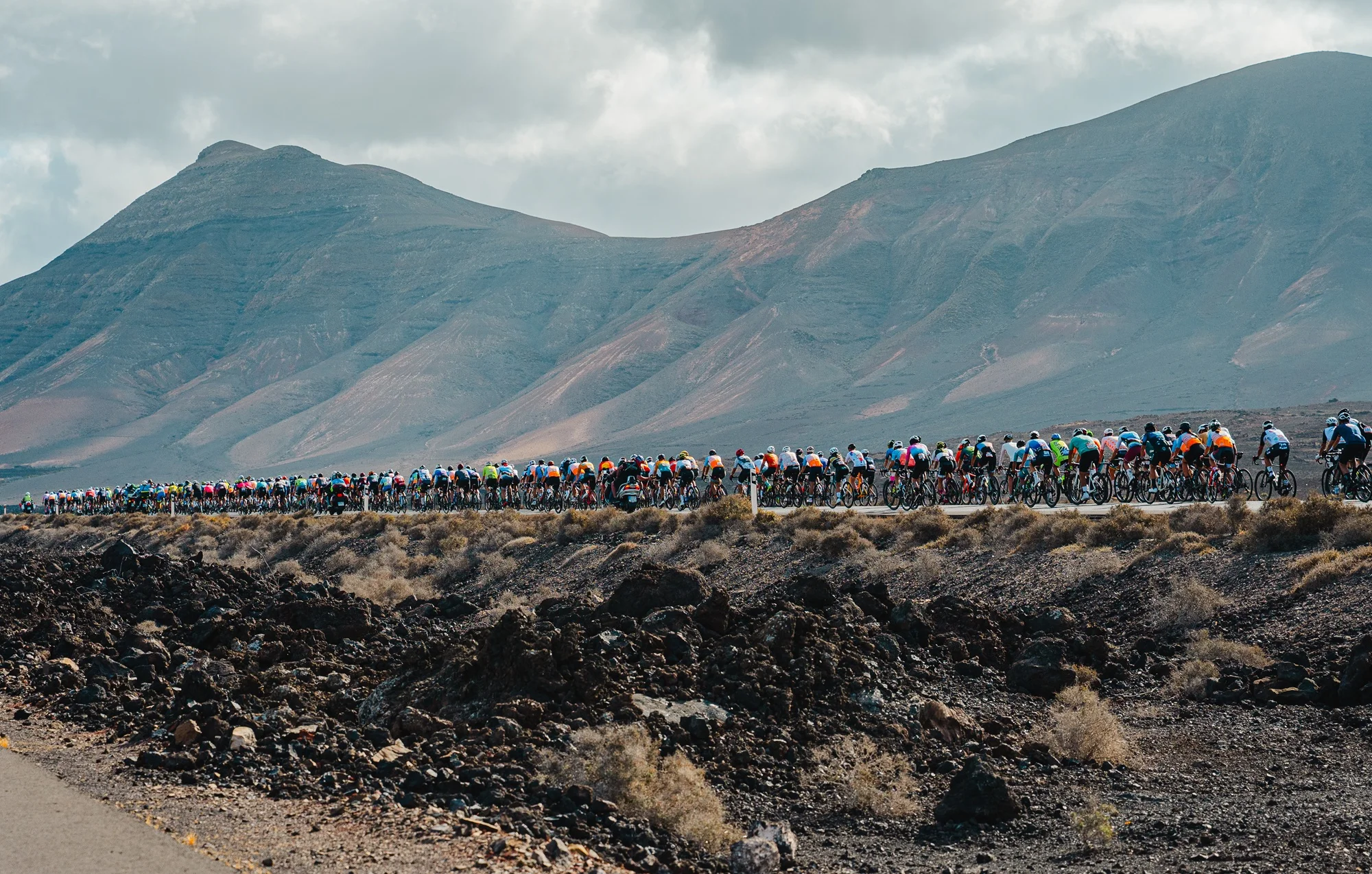 Aleix Espargaró y referentes internacionales lideran la emblemática Vuelta Ciclista a Lanzarote 2026