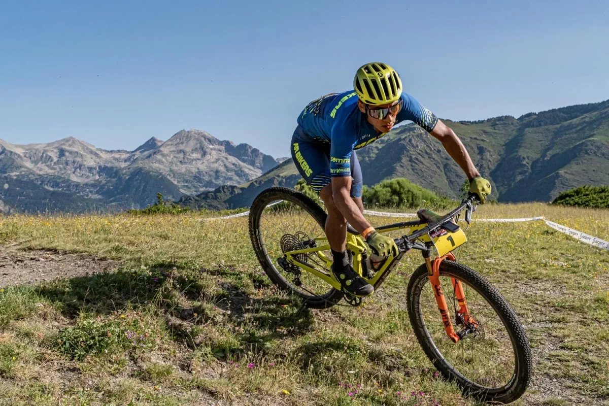 Alejandro Gómez y Arantxa Salvadó dominan en Vall de Boi