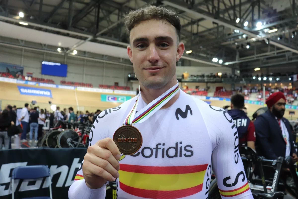 Alejandro Martínez se cuelga un bronce histórico en el kilómetro del Mundial de Pista 2022