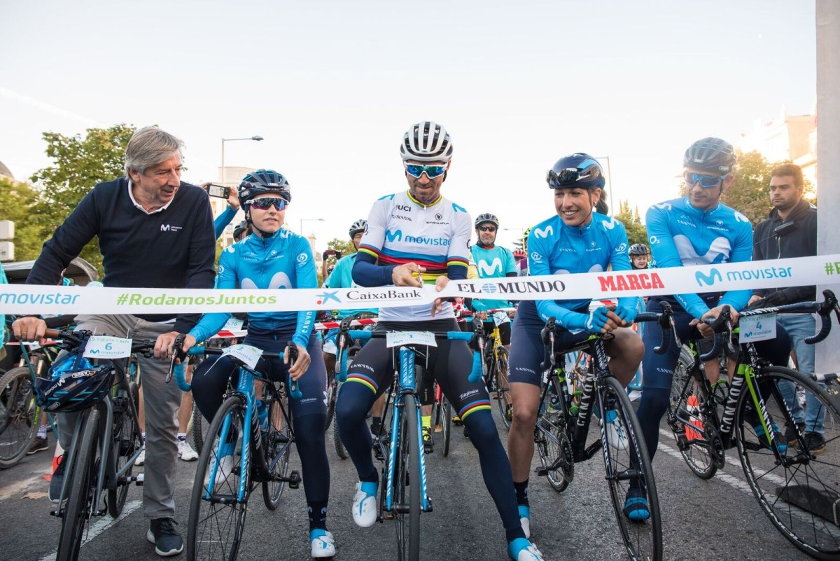 Alejandro Valverde homenajeado en la Fiesta de la Bicicleta Movistar