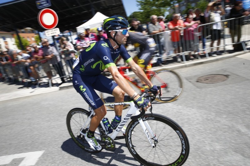 Alejandro Valverde llega tercero al tramo decisivo de la Dauphine