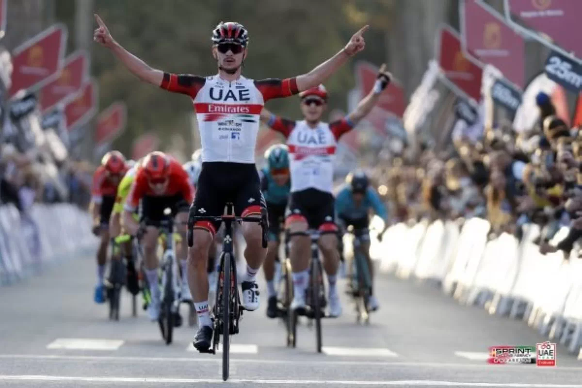 Alessandro Covi da la sorpresa y se lleva la Vuelta a la Región de Murcia para el UAE Emirates