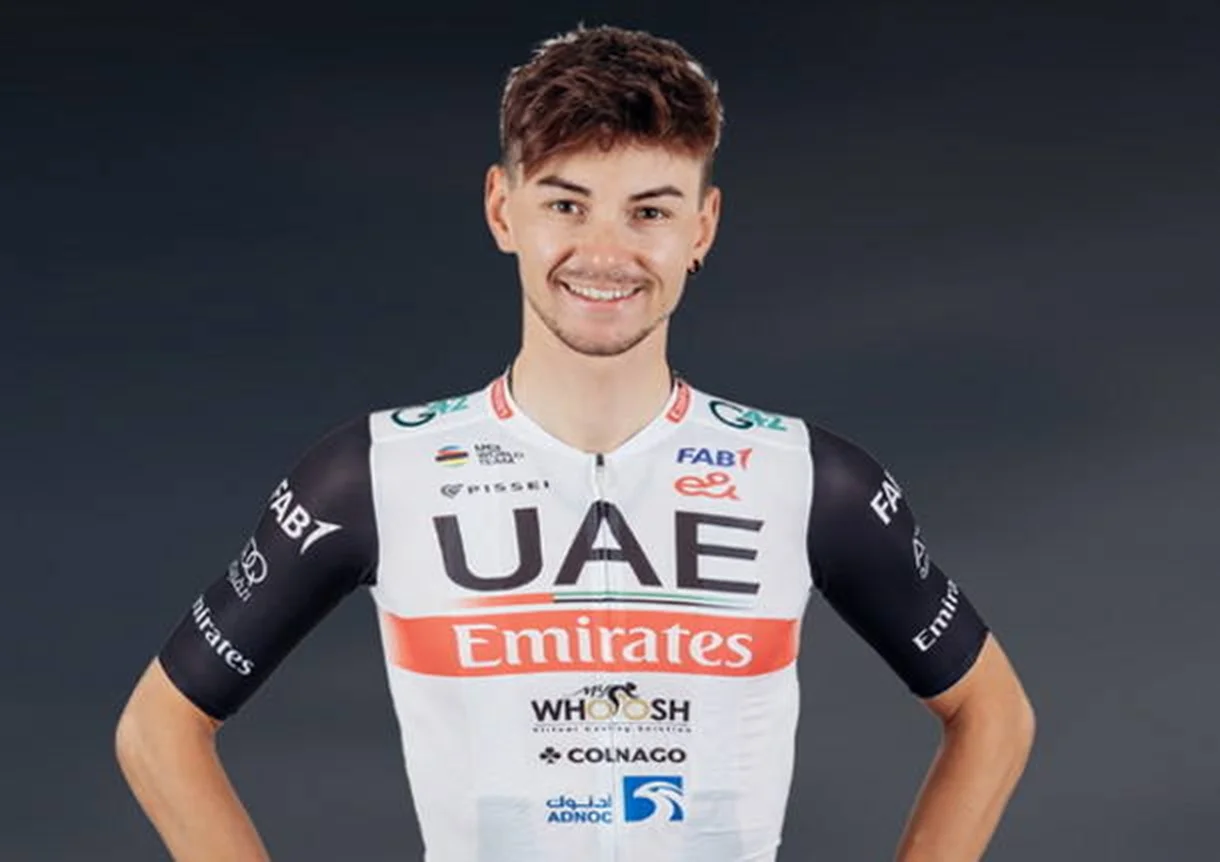 Alessandro Covi se une al Team Jayco AlUla para reforzar su alineación de escaladores