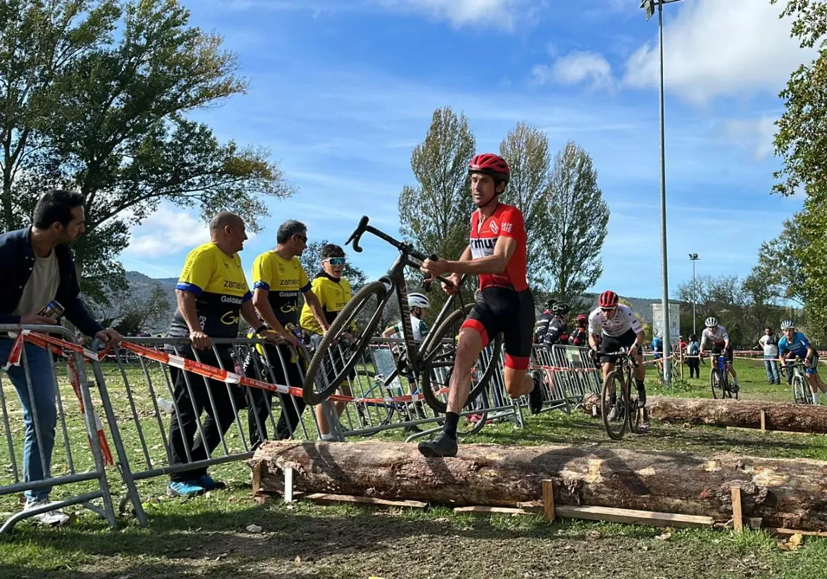 Alicia González y Gonzalo Inguanzo vencedores en el XXI Ciclocross Villa de Villarcayo