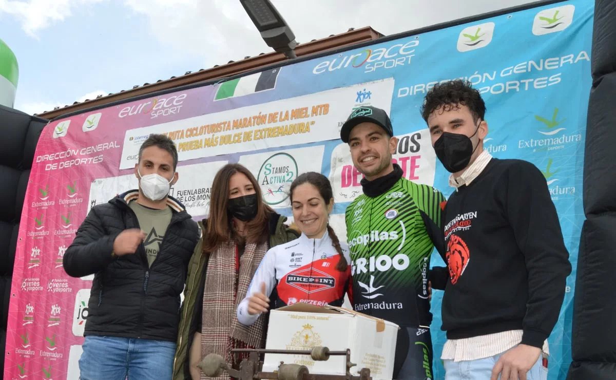 Alvaro Lobato y Natalia Huertas ganadores de la XX Maratón de la Miel MTB