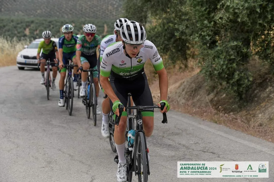 Álvaro López, David Chamorro y Adrián Benito  renuevan con el Extremadura Pebetero