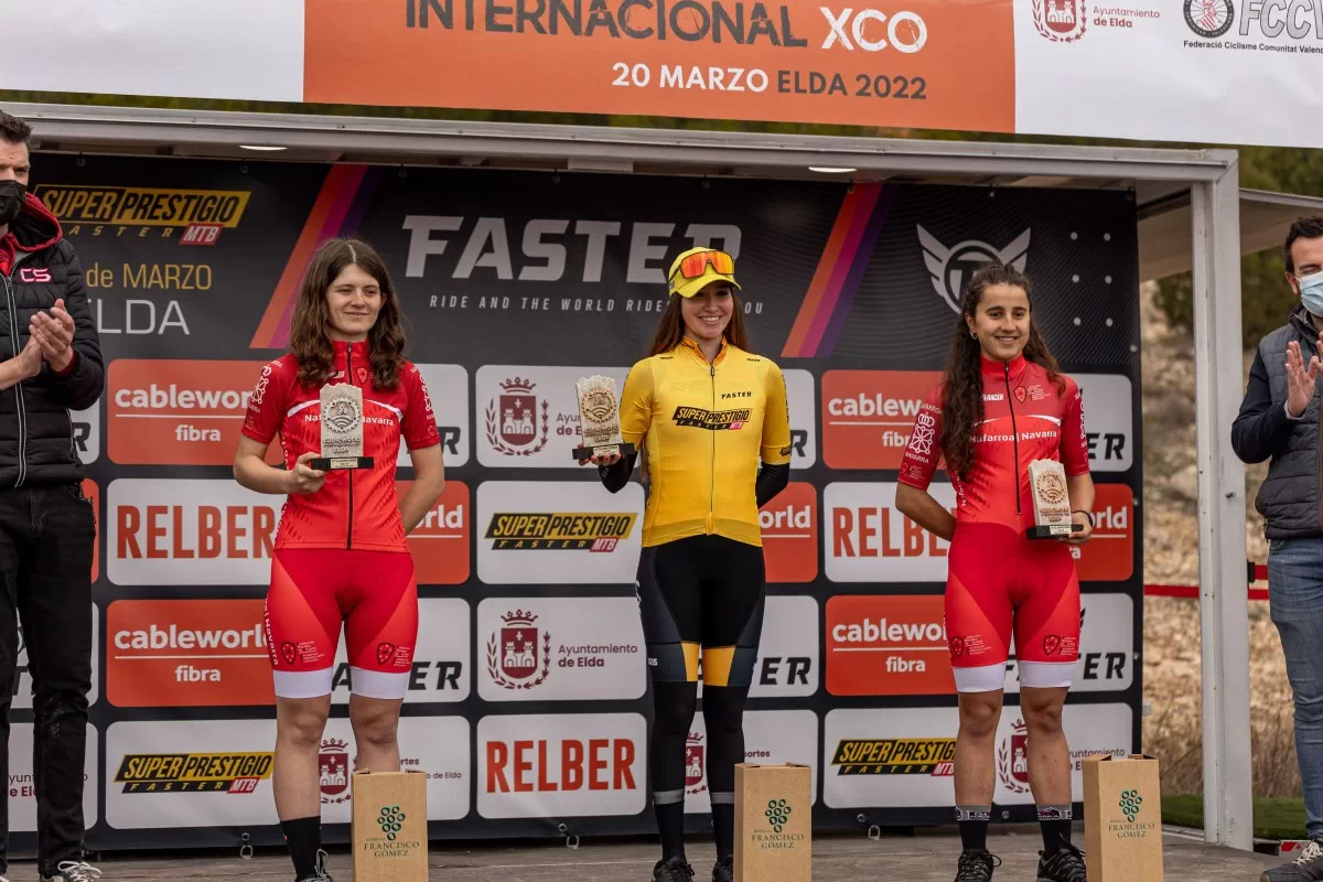 Ana Santos volvió a la competición con victoria en el Superprestigio MTB de Elda