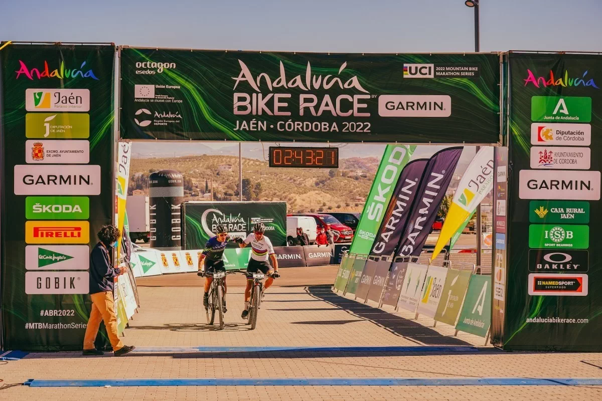 Andreas  Seewald y Martin  Stosek son los primeros líderes de Andalucía Bike Race by GARMIN