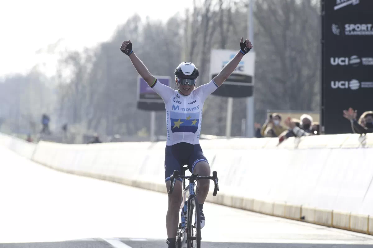 Annemiek van Vleuten gana el Tour de Flandes 2021