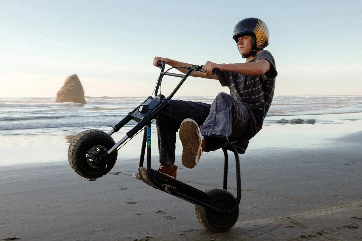 Antic, una locura de e-Bike diseñada para hacer caballitos perfectos