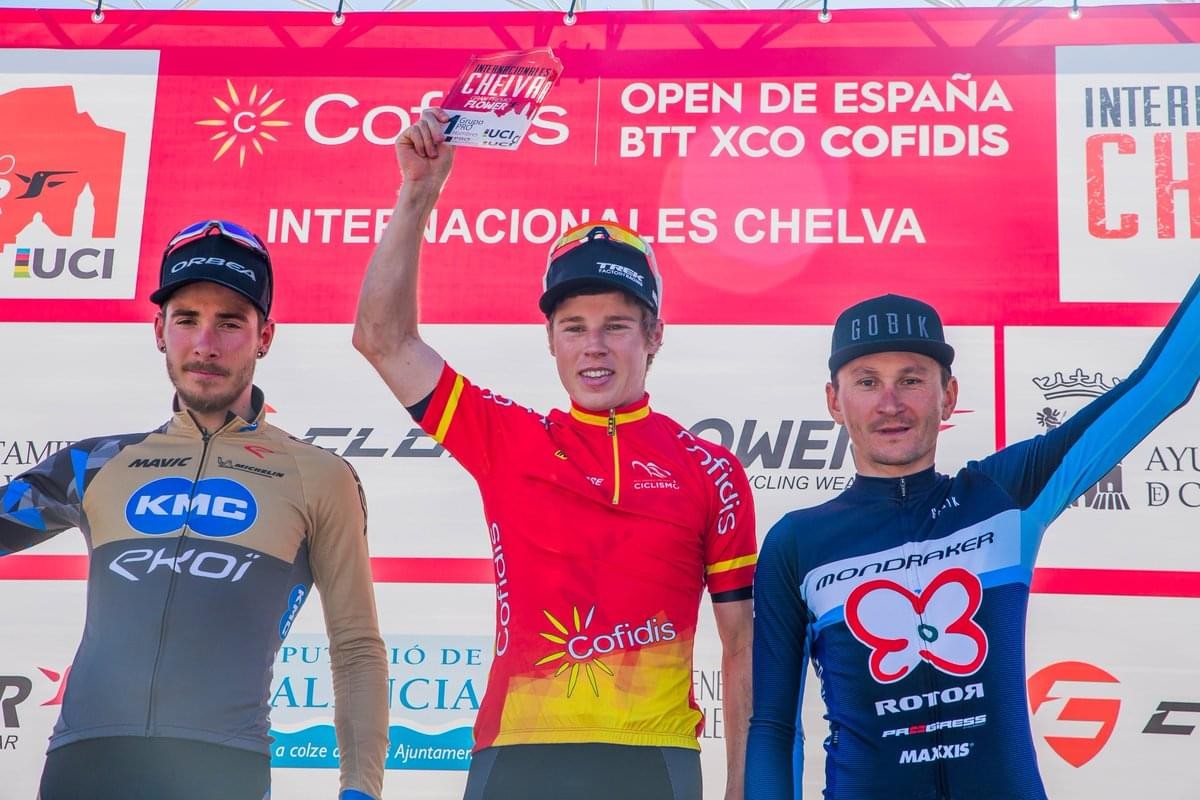 Anton Cooper y Annie Last líderes del Open de España XCO 2019