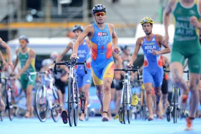 Gómez Noya caza la plata en Yokohama