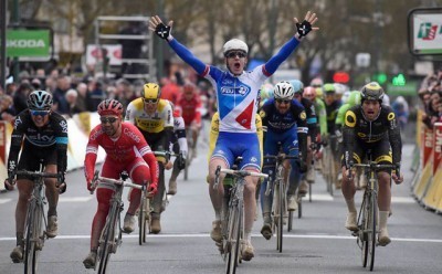 Arnaud Demare se lleva la primera etapa de la París Niza