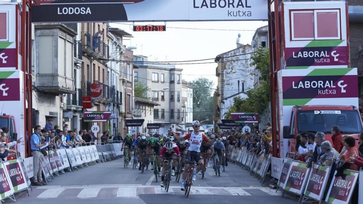 Arne Marit gana y es el primer líder de la Vuelta a Navarra 2019