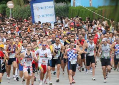 Santiago Arnes gana en Santa Pola