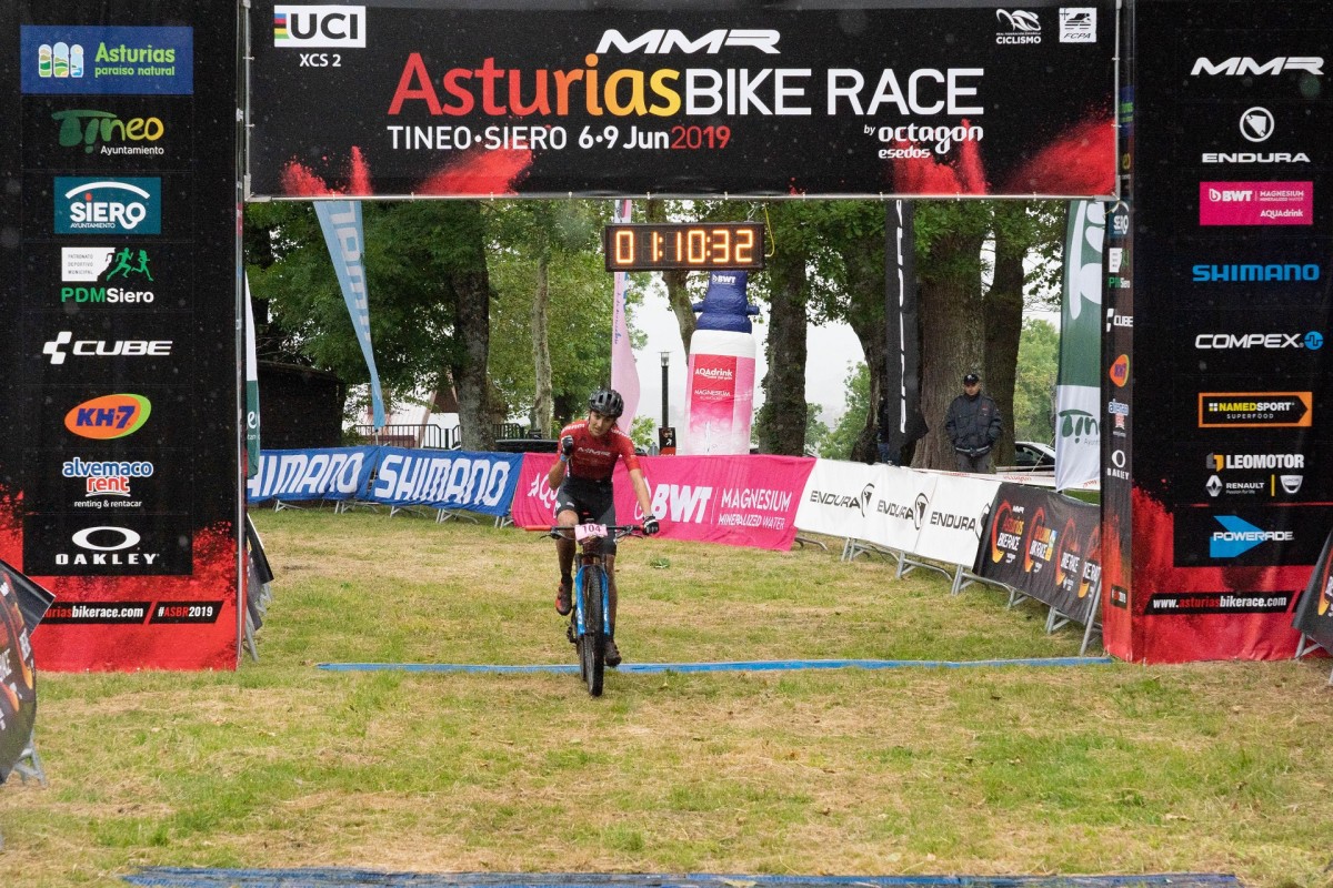 Asturias Bike Race: Champion y Fischer se adjudican la Flash Stage de Tineo