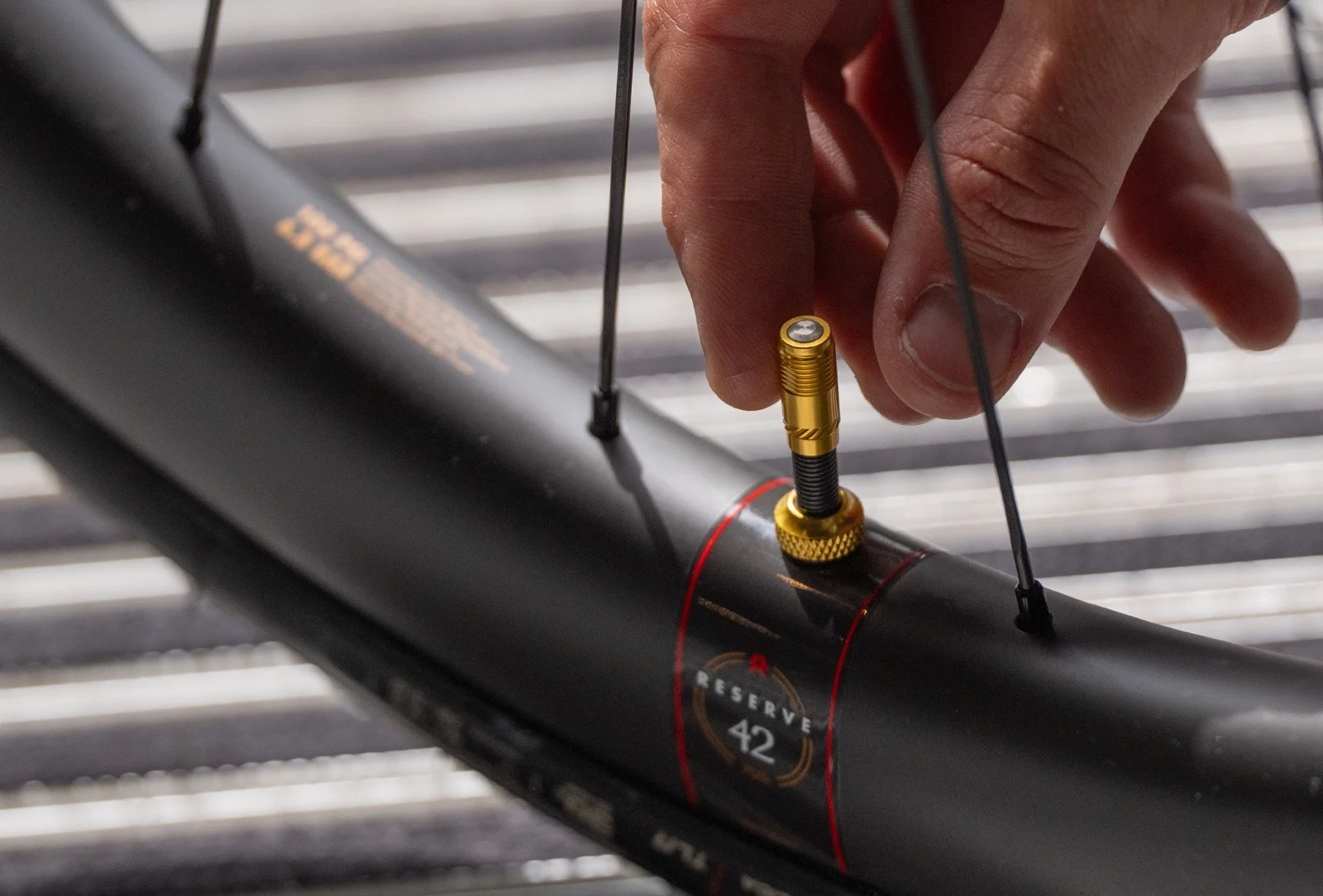 BBB CoreCap es La Nueva Válvula Universal  para Tubeless que Aumenta el Flujo de Aire Hasta un 300%