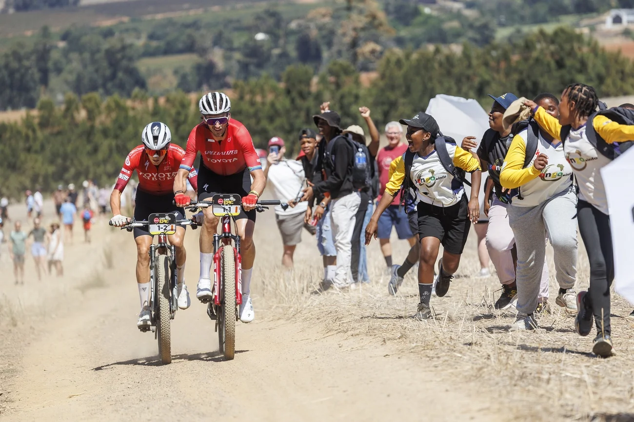 Beers y Nortje conquistan la Cape Epic 2026 tras una remontada histórica en la última etapa