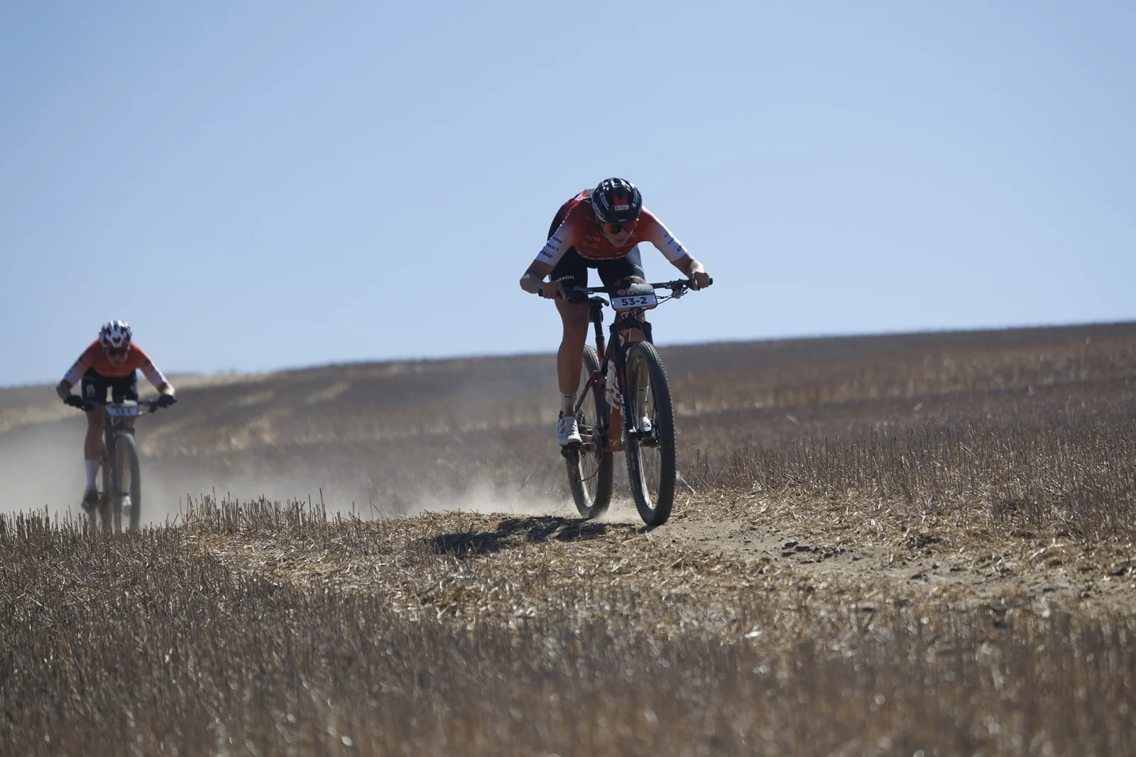 Beers y Nortje conquistan el prólogo de la Absa Cape Epic 2026