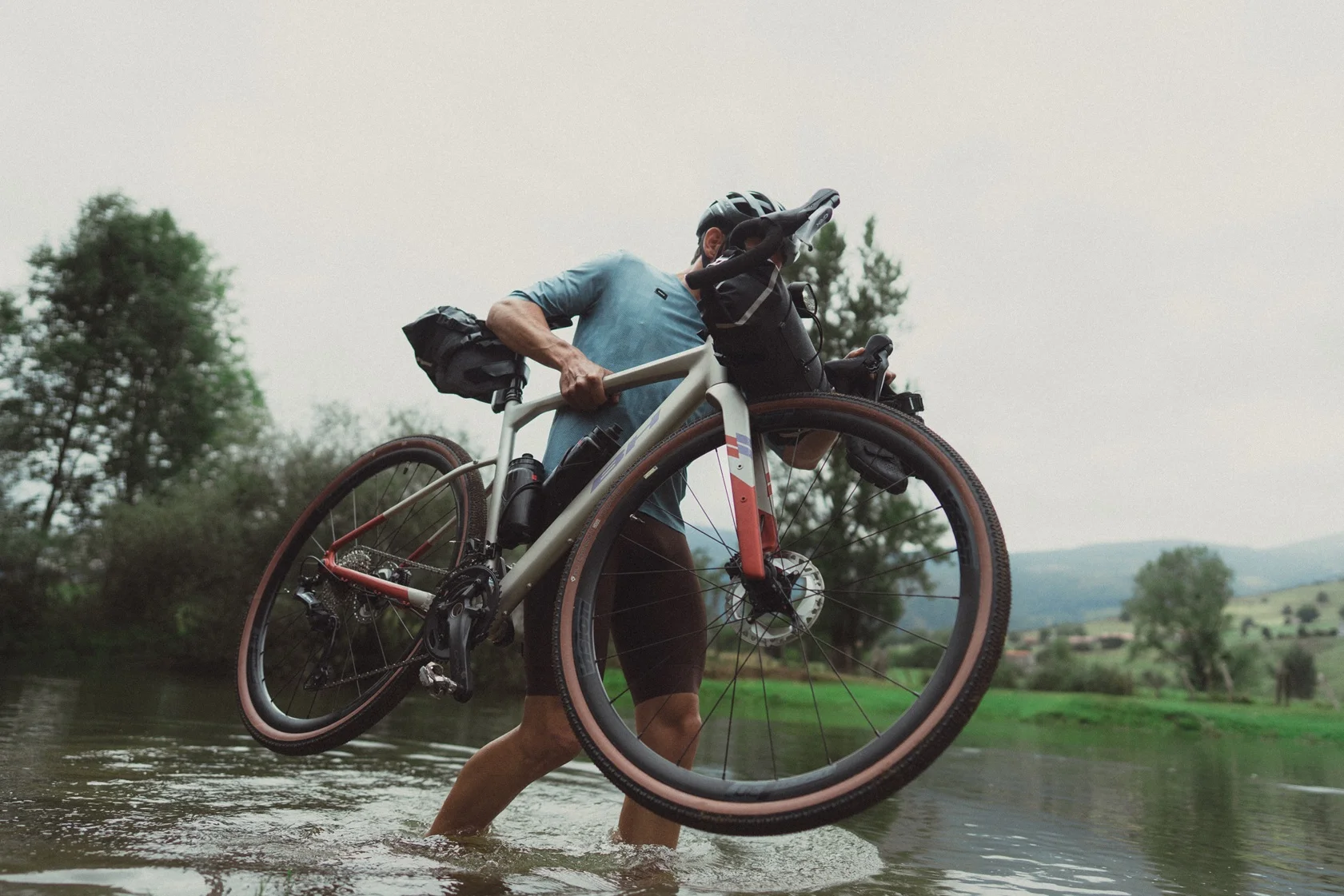 BH completa su gama de Gravel con una renovada versión de aluminio de la GravelX