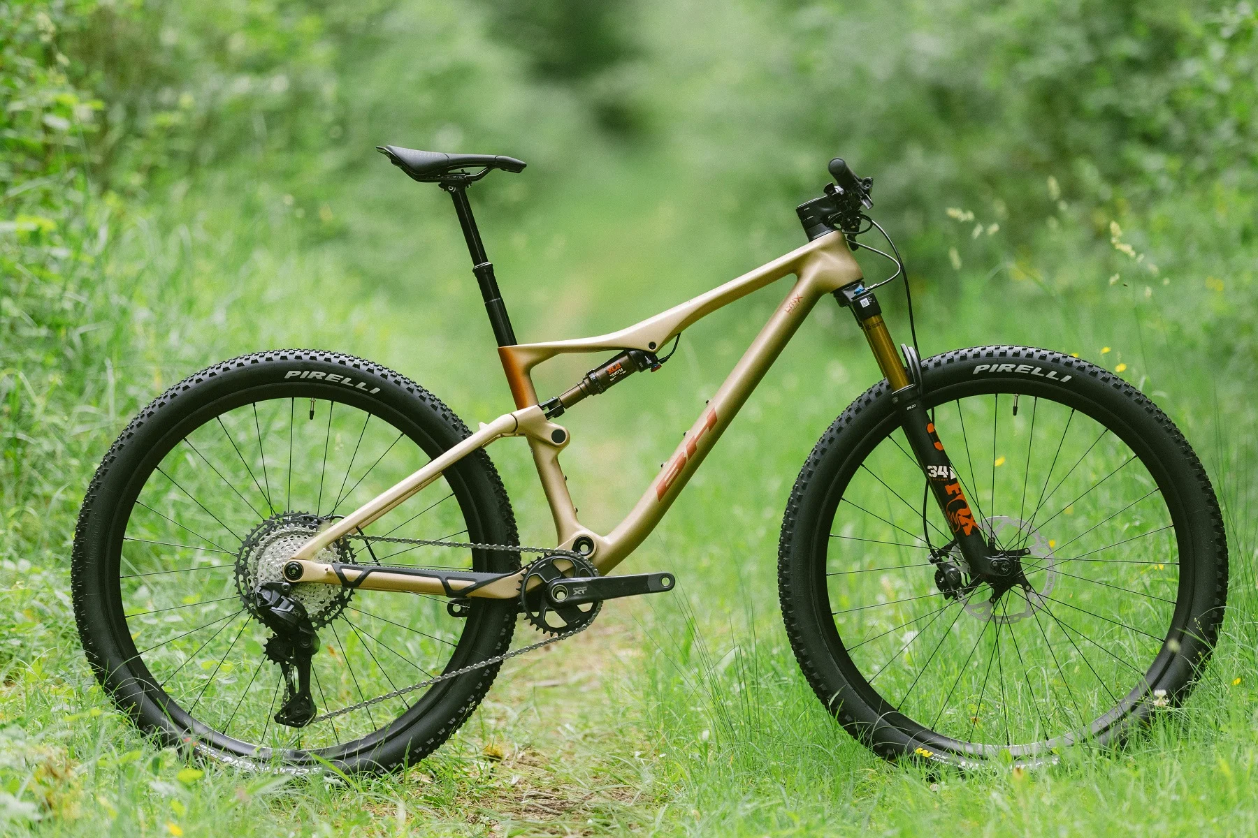 BH incorpora el nuevo Shimano XT Di2 y presenta nuevos colores en la Lynx Race