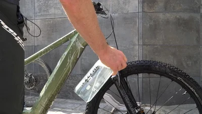 BIKE SHAMPOO de ZEFAL el nuevo limpiador concentrado para bicicletas con certificación Ecodetergente Ecocert