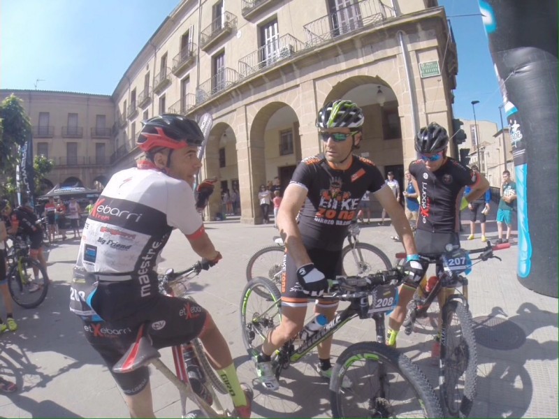 Bikezona Team y Etxebarri Xtrem en el podio de la Barcelona - San Sebastian