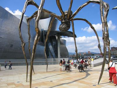 Los ciclistas de Bilbao pueden ser multados por la Ertzaintza si no llevan el casco Los ciclistas de Bilbao pueden ser multados por la Ertzaintza si no llevan el casco