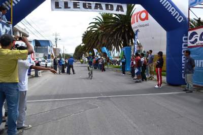 Byron Guamá gana la primera etapa de la Clásica de Tulcán