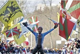 Zdenek Stybar renueva como campeón del mundo de ciclocross