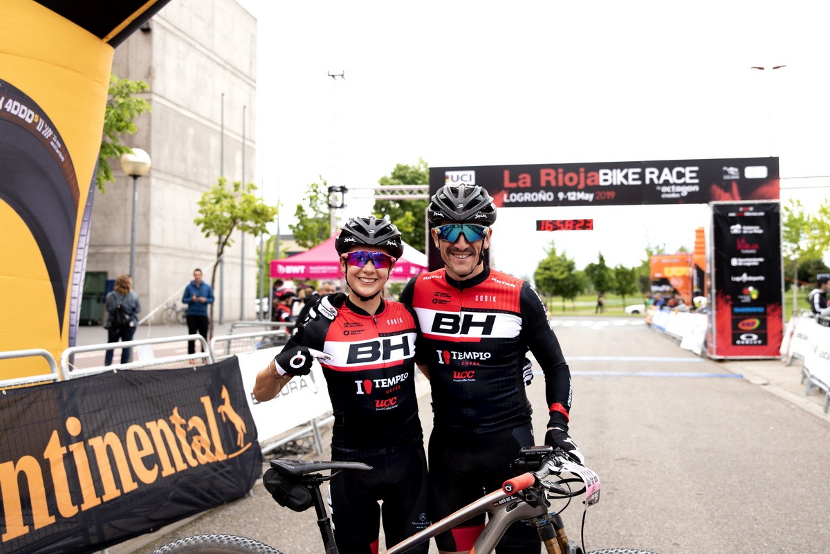 Carlos Coloma y Rocío García ganan la primera etapa de La Rioja Bike Race