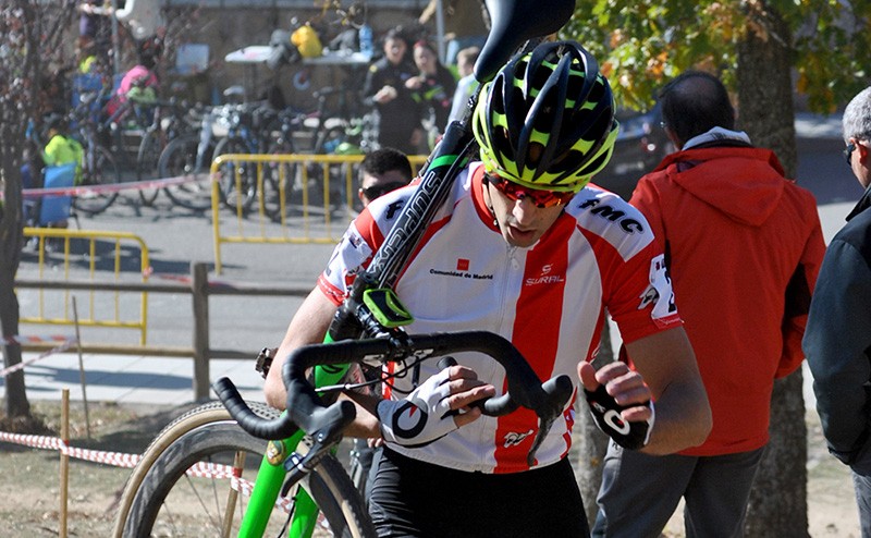 Carlos Hernández y Ruth Moll dominan en el ciclocross de Los Molinos