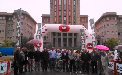 Cerca de 350 niños en la fiesta de la bici de Derio