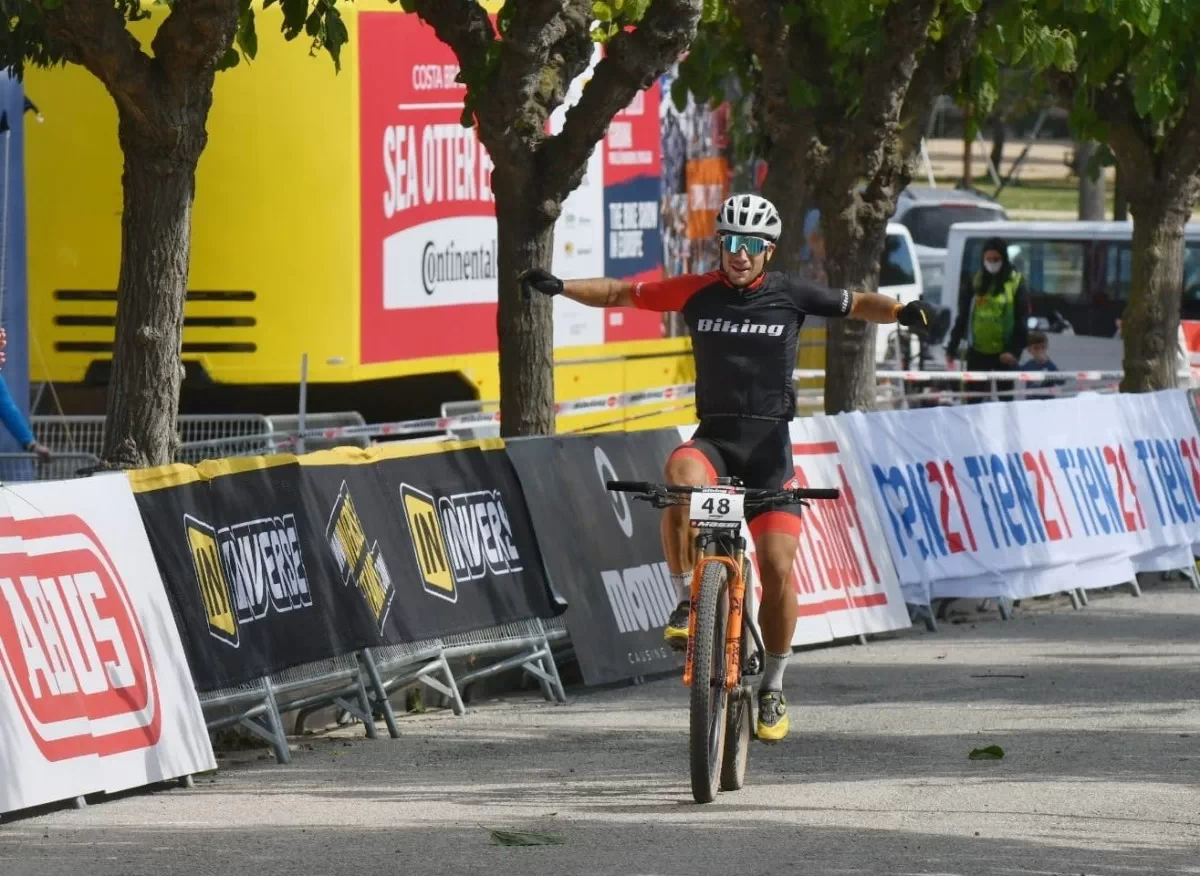 Christofer Bosque y Sabrina Enaux triunfan en la Super Cup Massi de Santa Susanna