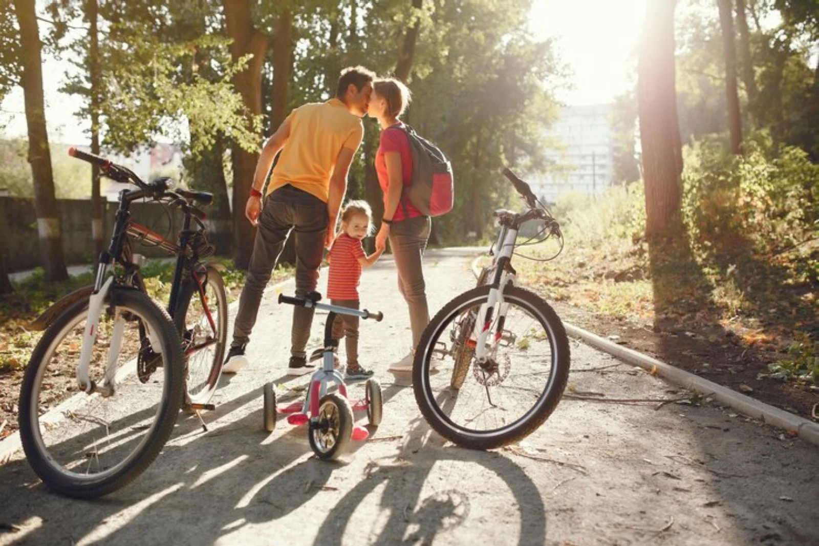 Ciclismo como una forma divertida de ejercitarse en familia o con amigos