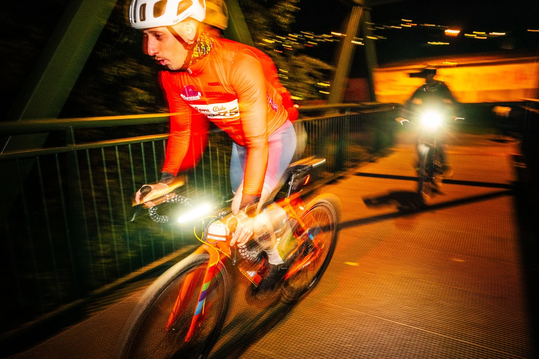 Ciclismo nocturno gravel y e-bike en las tres citas del EPICNIGHT 2026