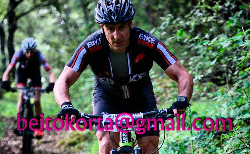 Cinco integrantes del BikeZonaTeam en la EuskoBike Challenge