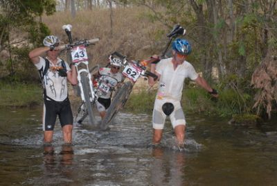 Crocodile Trophy: Arranque turbulento