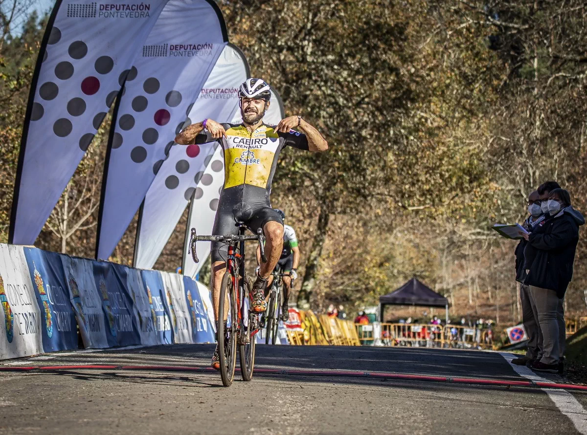 Comenzó el ciclocross en Galicia con victorias para Dani López e Irene Trabazo